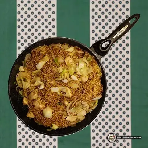 Peyoung Yakisoba Gigamax – Japan