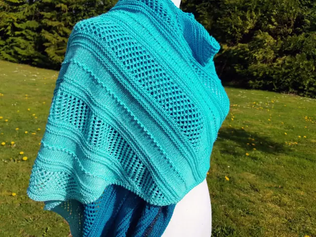Elemental Knitting Series (water): Glacia Shawl Free Pattern