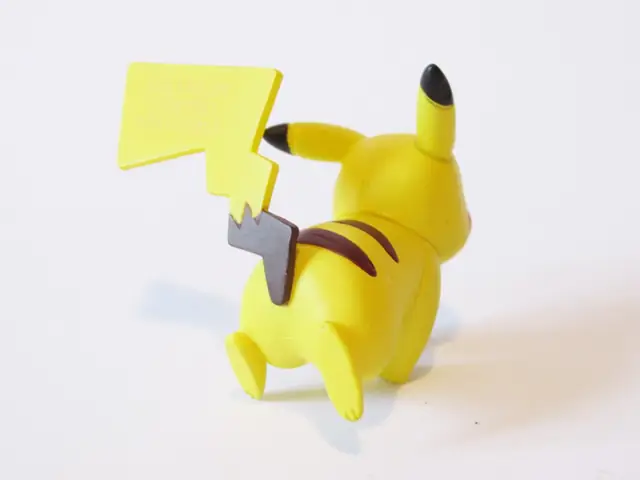 Mint In Box: Pokémon Trainer Figure (ash + Pikachu)