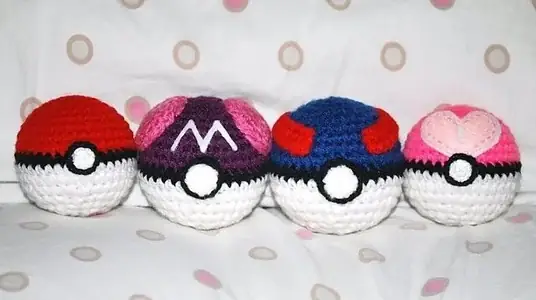 Introduction: Pokeball Set