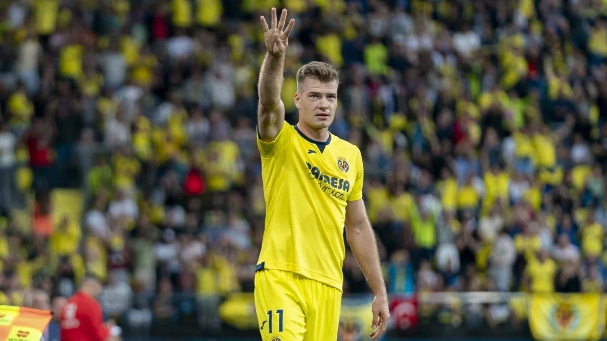 Cầu thủ nào đang giữ kỷ lục ra sân nhiều trận nhất cho Villarreal cf?