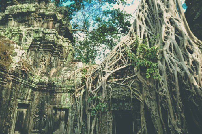 Khu đền Angkor Wat nổi tiếng thuộc nước nào?