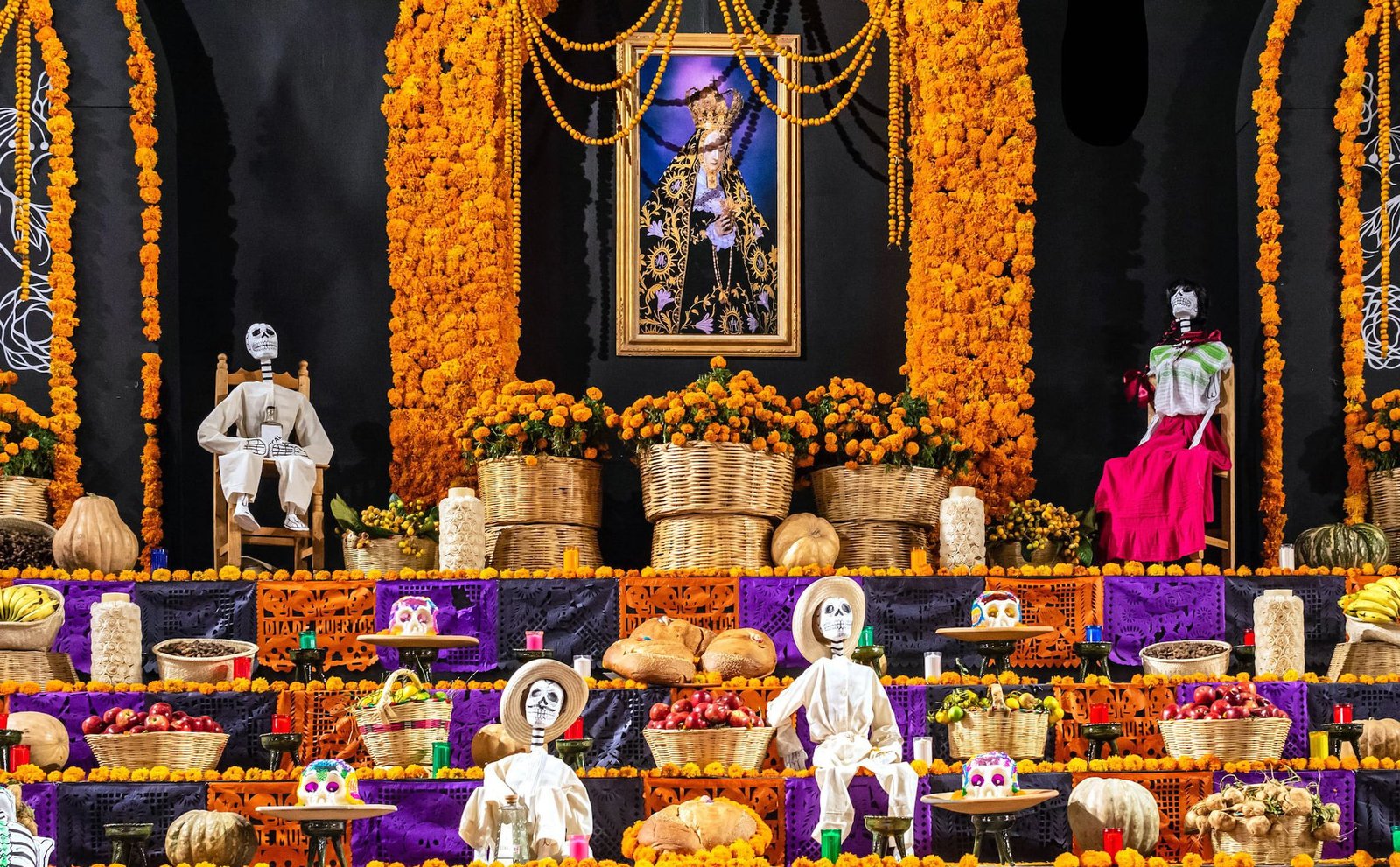 Lễ Hội Nào Tương Tự Halloween Được Tổ Chức Tại Mexico?