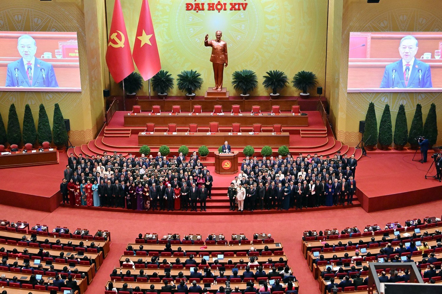 Năm 1042, nhà Lý ban hành bộ luật nào?
