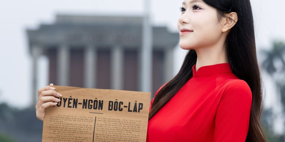 Công lao to lớn đầu tiên của Đinh Bộ Lĩnh đối với dân tộc Việt Nam là gì?